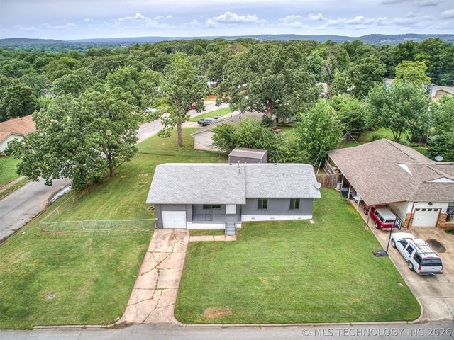 113 W 31st Place, Sand Springs, OK 74063