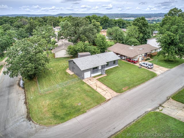 113 W 31st Place, Sand Springs, OK 74063