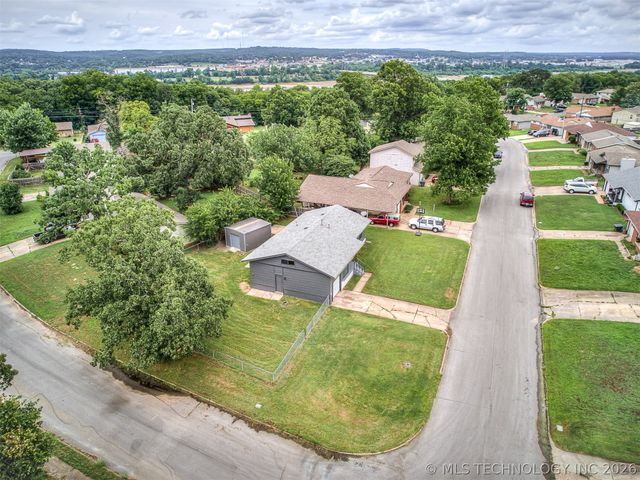 113 W 31st Place, Sand Springs, OK 74063