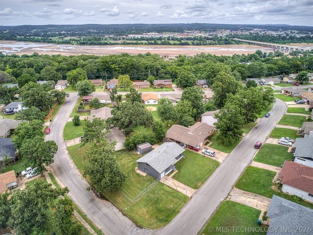 113 W 31st Place, Sand Springs, OK 74063