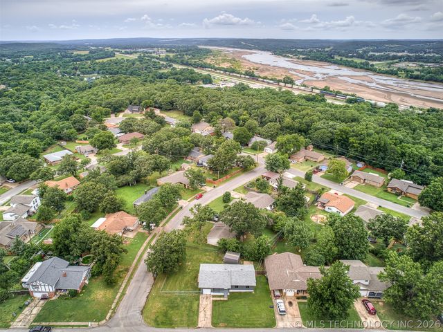 113 W 31st Place, Sand Springs, OK 74063