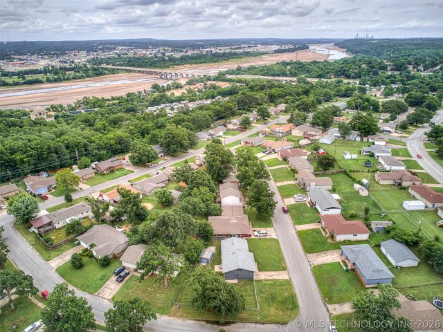 113 W 31st Place, Sand Springs, OK 74063