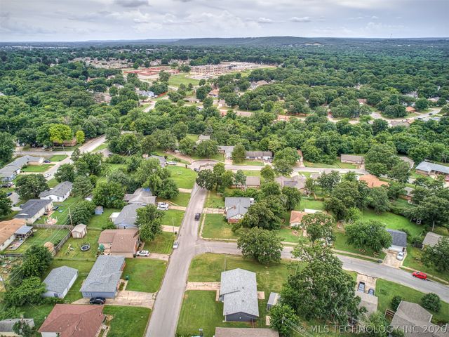 113 W 31st Place, Sand Springs, OK 74063