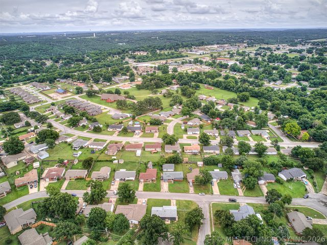 113 W 31st Place, Sand Springs, OK 74063
