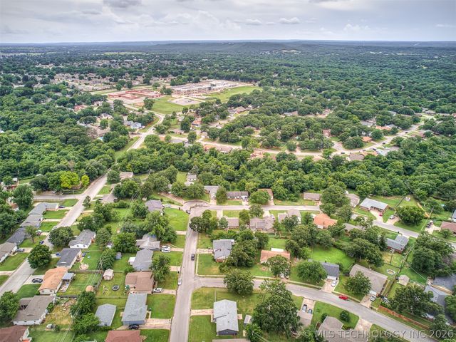 113 W 31st Place, Sand Springs, OK 74063