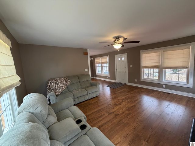 3975 CONTEST ROAD, Paducah, KY 42001