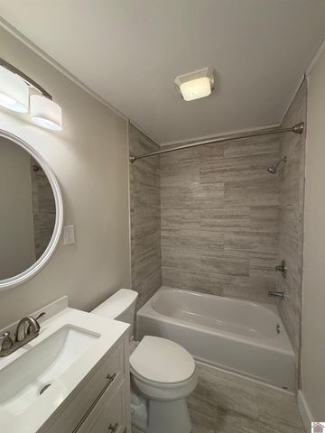 3975 CONTEST ROAD, Paducah, KY 42001