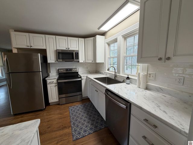 3975 CONTEST ROAD, Paducah, KY 42001