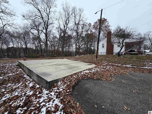 3975 CONTEST ROAD, Paducah, KY 42001