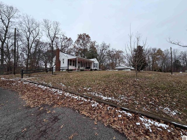 3975 CONTEST ROAD, Paducah, KY 42001