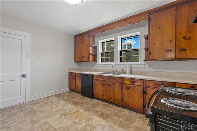 65 Glen Oak Drive, Danville, VA 24541