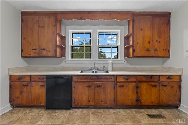 65 Glen Oak Drive, Danville, VA 24541