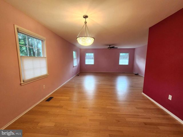 13201 MOSS RANCH LN, Fairfax, VA 22033