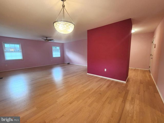 13201 MOSS RANCH LN, Fairfax, VA 22033