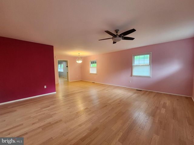 13201 MOSS RANCH LN, Fairfax, VA 22033