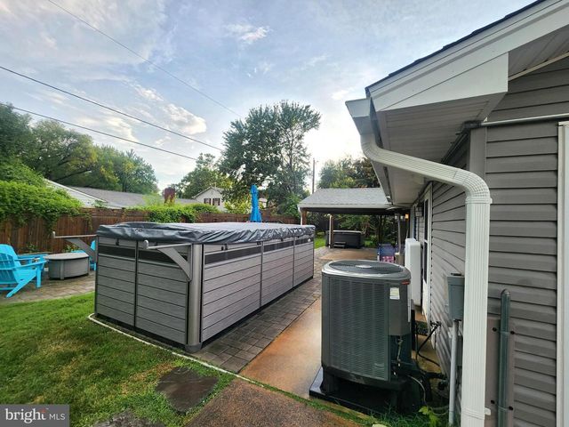 13201 MOSS RANCH LN, Fairfax, VA 22033