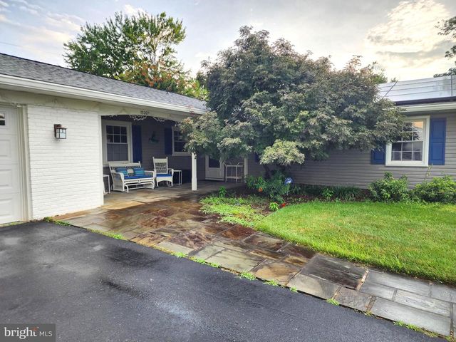 13201 MOSS RANCH LN, Fairfax, VA 22033