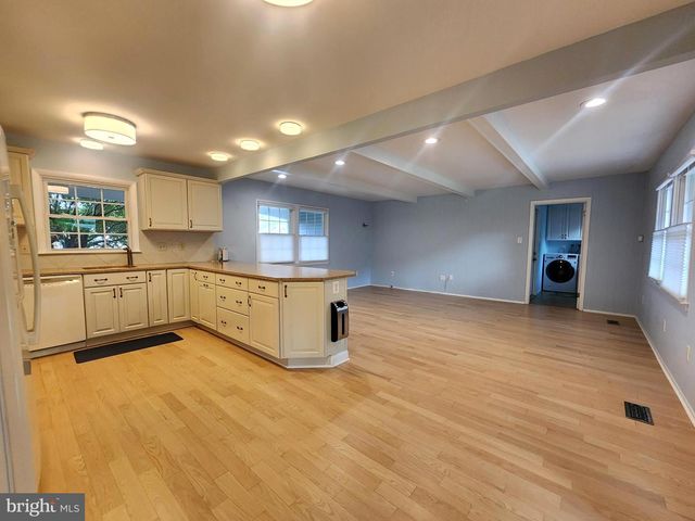 13201 MOSS RANCH LN, Fairfax, VA 22033