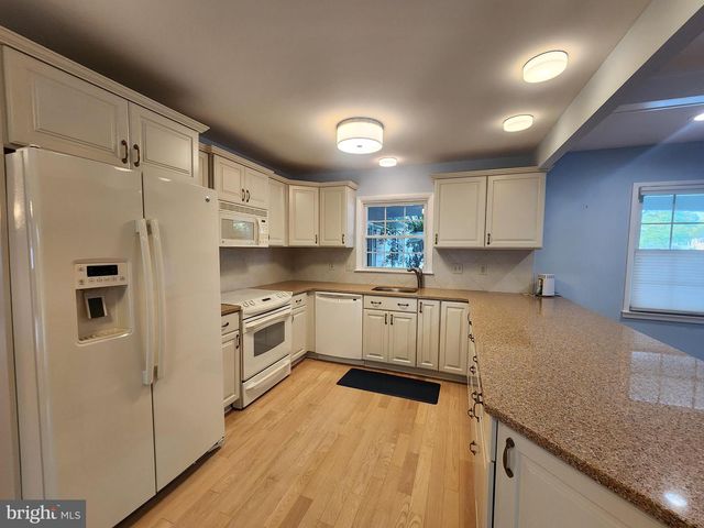 13201 MOSS RANCH LN, Fairfax, VA 22033