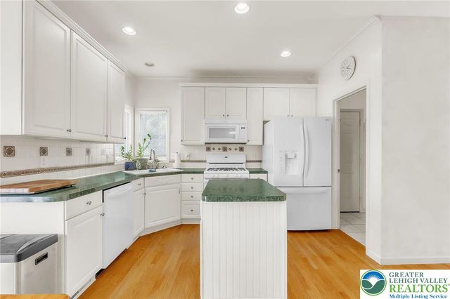 1785 Clarendon Drive, Forks Twp, PA 18040