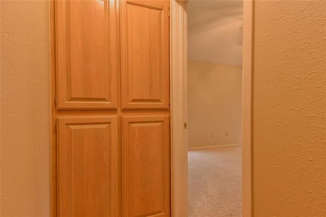 612 Fox Hunt Lane, Edmond, OK 73003