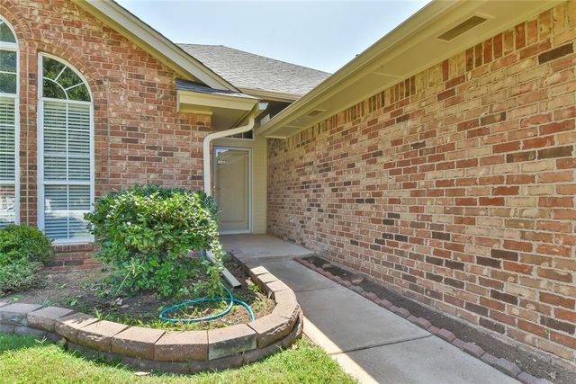 612 Fox Hunt Lane, Edmond, OK 73003