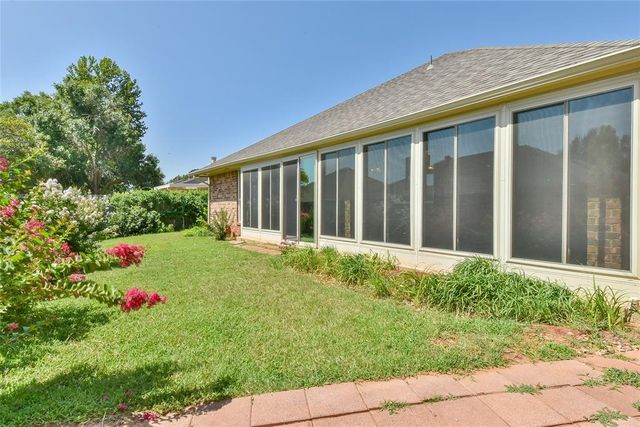 612 Fox Hunt Lane, Edmond, OK 73003