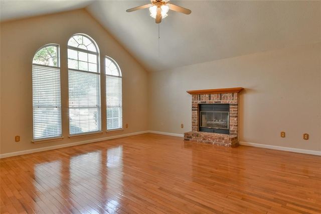 612 Fox Hunt Lane, Edmond, OK 73003