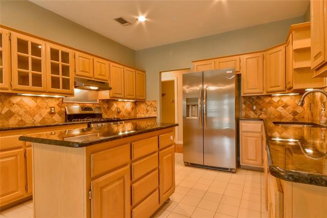 612 Fox Hunt Lane, Edmond, OK 73003