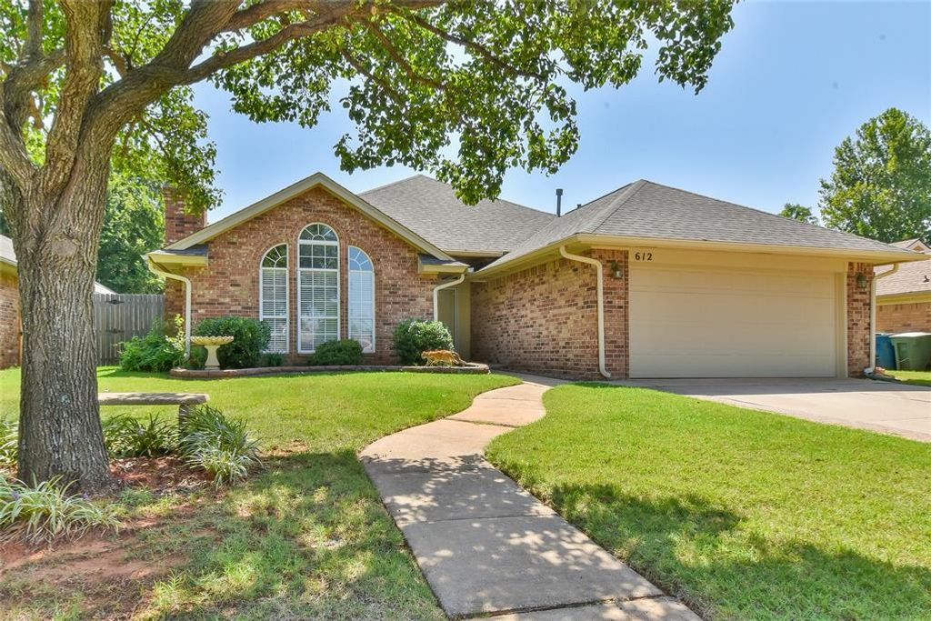 612 Fox Hunt Lane, Edmond, OK 73003