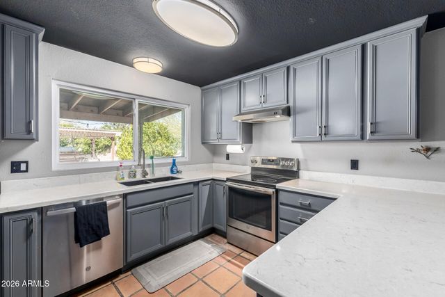 1600 W ALAMO Drive, Chandler, AZ 85224