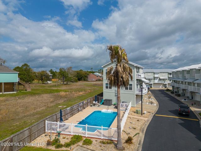 707 W Beach, 707, Long Beach, MS 39560
