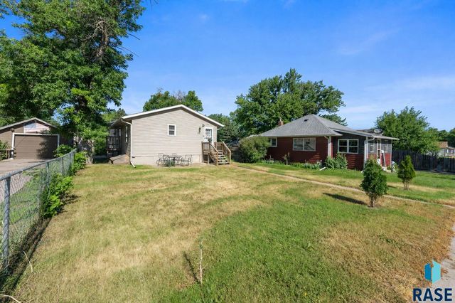 911 N Van Eps Ave Avenue, Sioux Falls, SD 57103