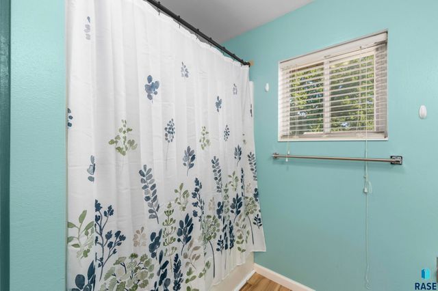 911 N Van Eps Ave Avenue, Sioux Falls, SD 57103