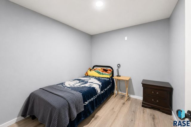911 N Van Eps Ave Avenue, Sioux Falls, SD 57103