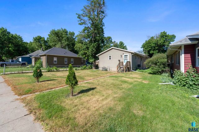 911 N Van Eps Ave Avenue, Sioux Falls, SD 57103
