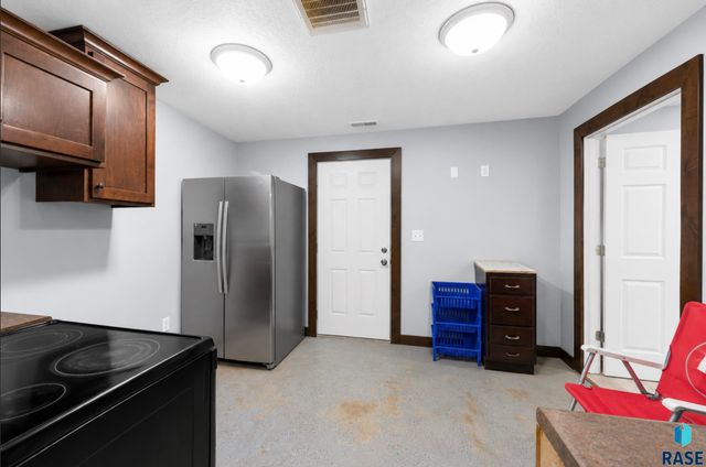 911 N Van Eps Ave Avenue, Sioux Falls, SD 57103