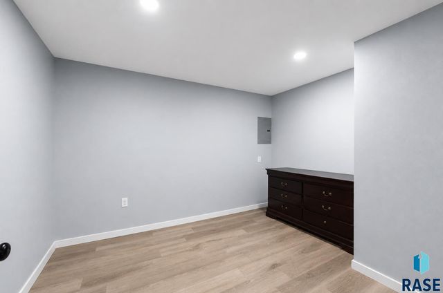 911 N Van Eps Ave Avenue, Sioux Falls, SD 57103