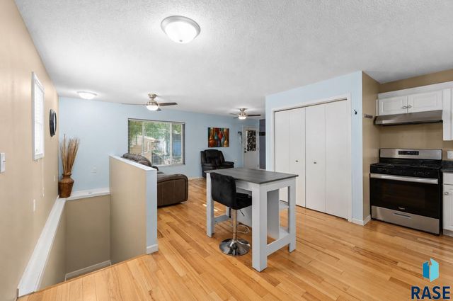 911 N Van Eps Ave Avenue, Sioux Falls, SD 57103
