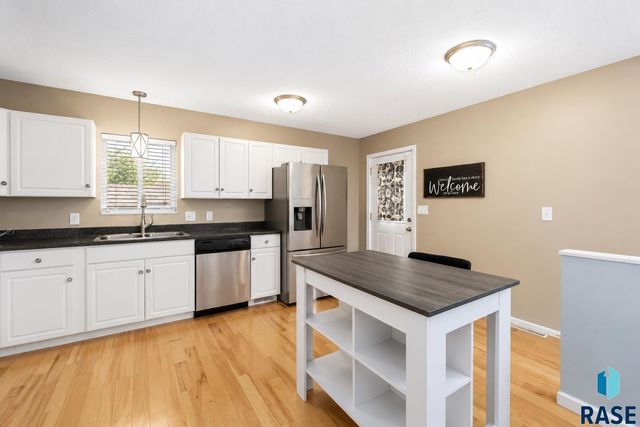 911 N Van Eps Ave Avenue, Sioux Falls, SD 57103