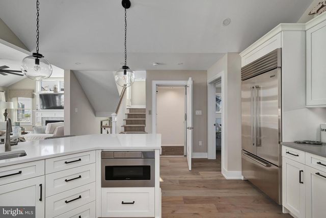 8 E 73RD ST, Harvey Cedars, NJ 08008