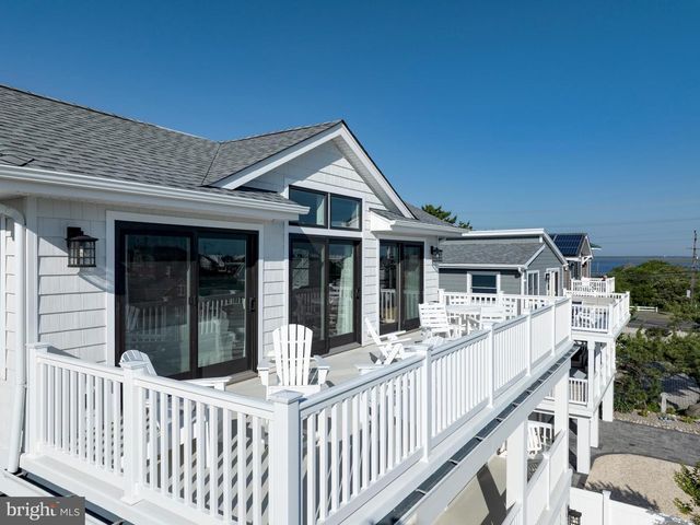 8 E 73RD ST, Harvey Cedars, NJ 08008