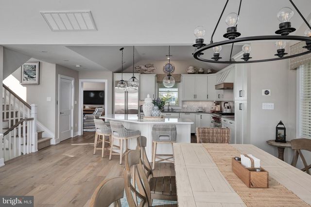 8 E 73RD ST, Harvey Cedars, NJ 08008