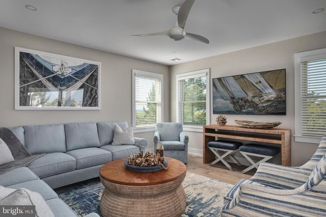 8 E 73RD ST, Harvey Cedars, NJ 08008