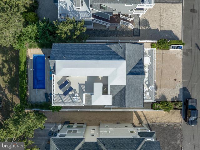 8 E 73RD ST, Harvey Cedars, NJ 08008