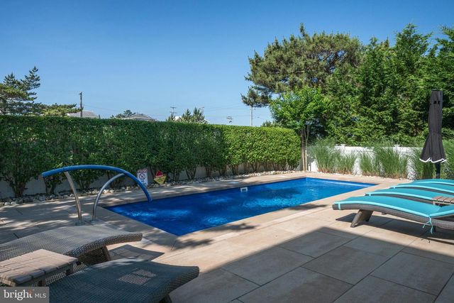 8 E 73RD ST, Harvey Cedars, NJ 08008