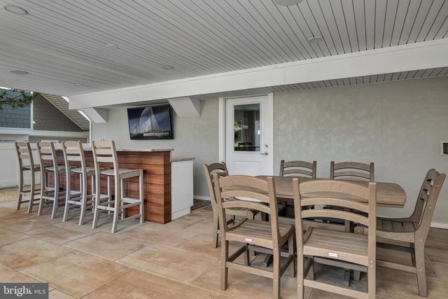 8 E 73RD ST, Harvey Cedars, NJ 08008