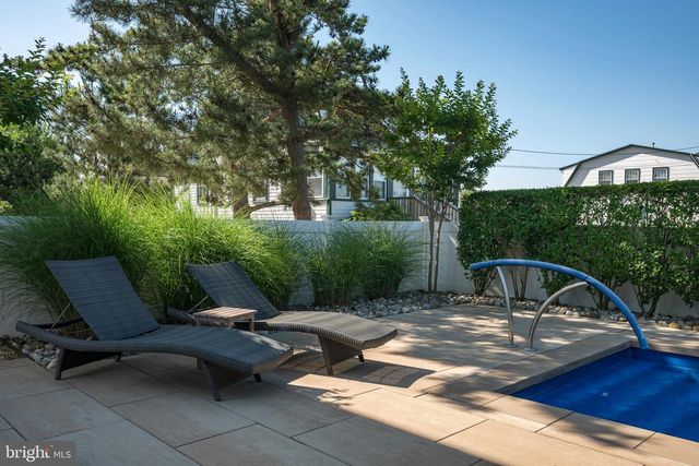 8 E 73RD ST, Harvey Cedars, NJ 08008