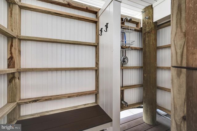 8 E 73RD ST, Harvey Cedars, NJ 08008