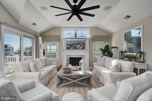 8 E 73RD ST, Harvey Cedars, NJ 08008